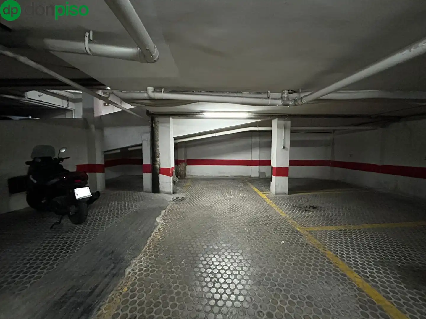 Garaje en venta en Calle Halcón, 18, Pajaritos