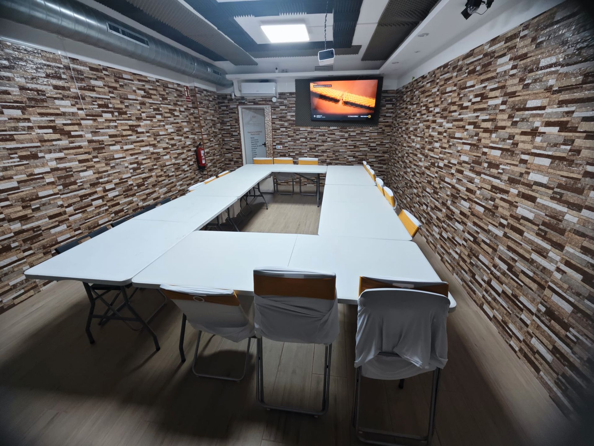 Premises for sale in  Barcelona Capital  with Air Conditioner, Heating and Furnished