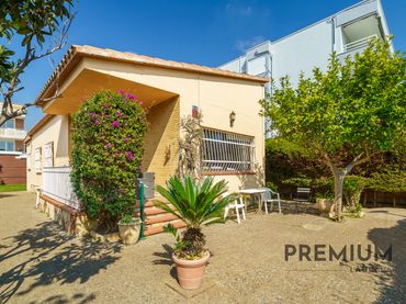 Casa con balcone in vendita a Can Bou