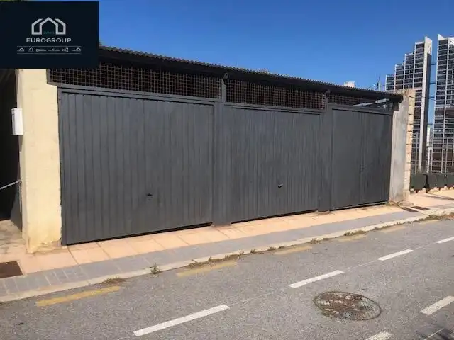 Vista exterior de Casa o xalet de lloguer en Benidorm amb Aire condicionat, Calefacció i Jardí privat