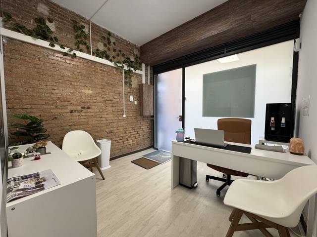 Local comercial en Alquiler en Carrer de Flandes en El Clot