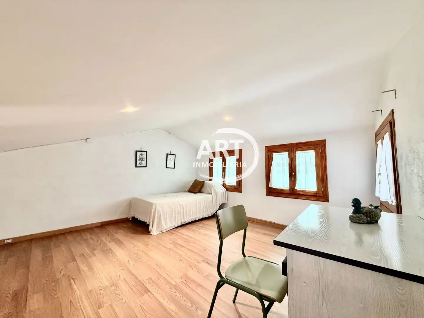 Dormitori de Casa o xalet en venda en Cedrillas amb Calefacció, Terrassa i Traster