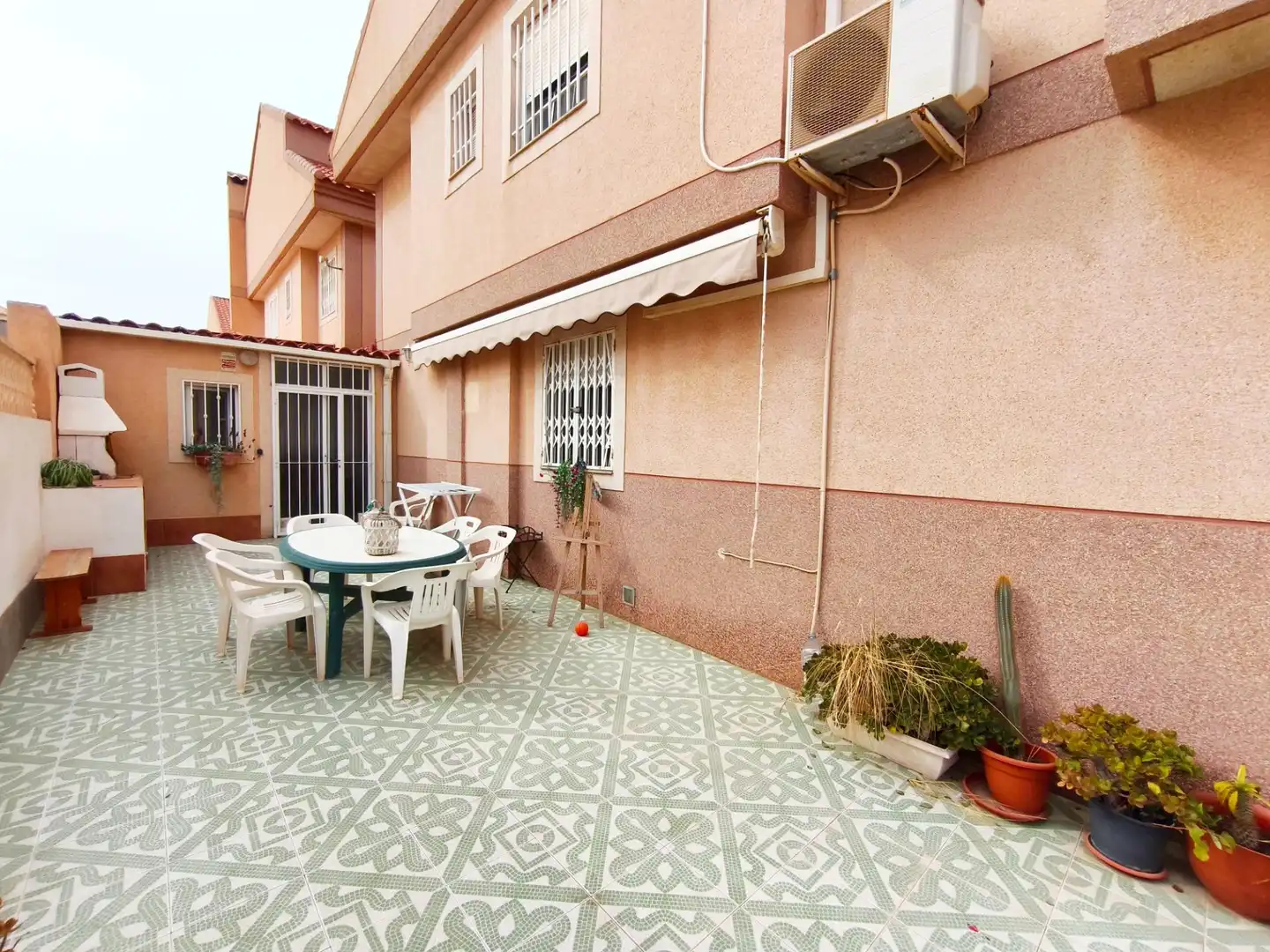 Casa aparellada amb jardí en venda a Calle SIERRA DE LA MUELA, imagen 2