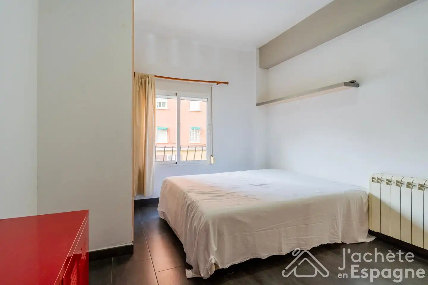 Bedroom of Flat for sale in Valencia  with Heating