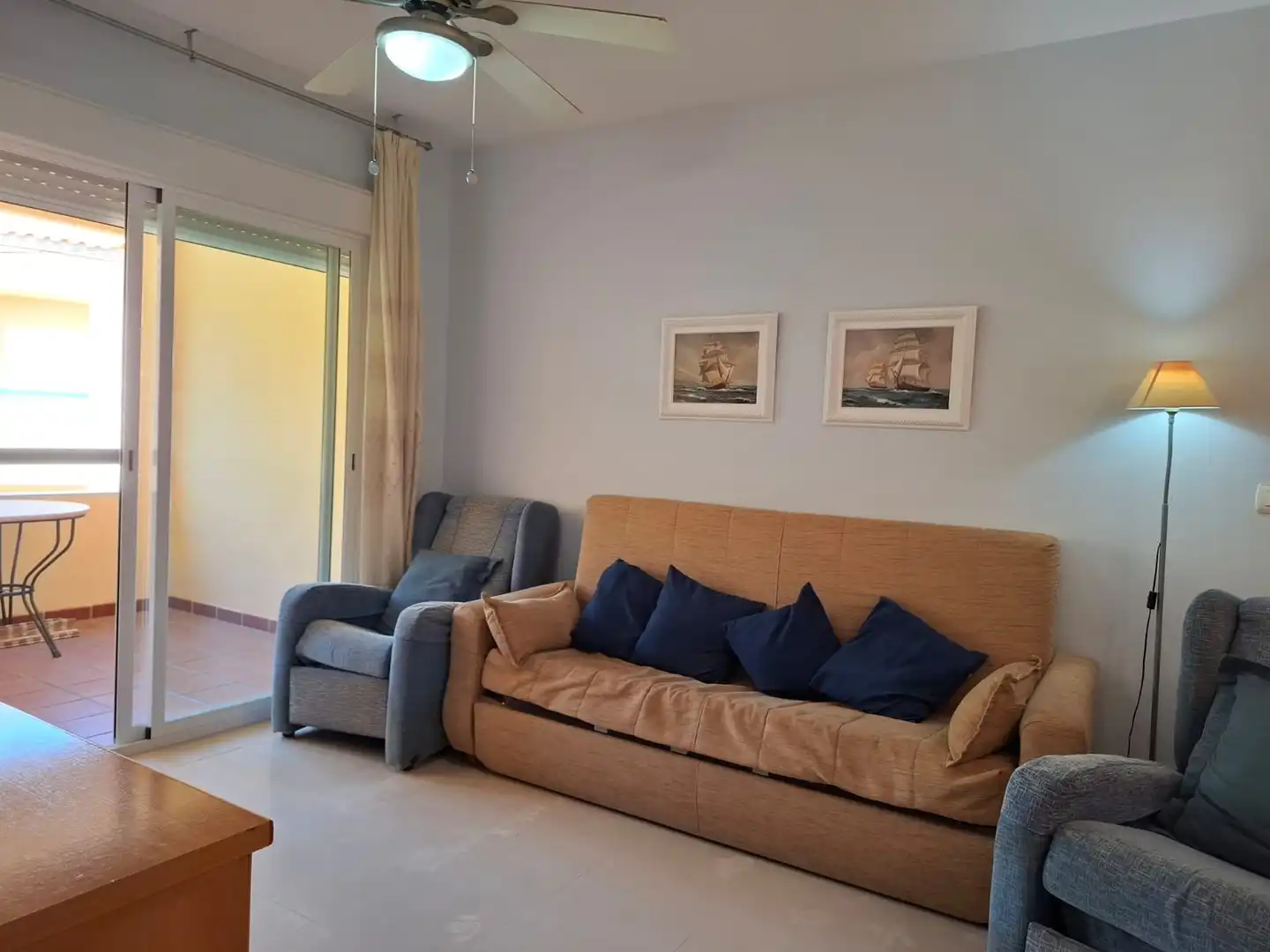 Sala de estar de Piso en venta en Torrenueva Costa con Terraza, Trastero y Amueblado