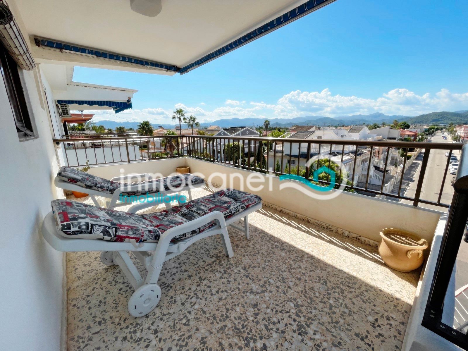 Exterior view of Apartment for sale in Oliva  with Air Conditioner, Terrace and Furnished