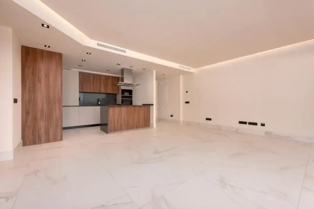 Cuina de Apartament de lloguer en Marbella amb Aire condicionat, Terrassa i Piscina