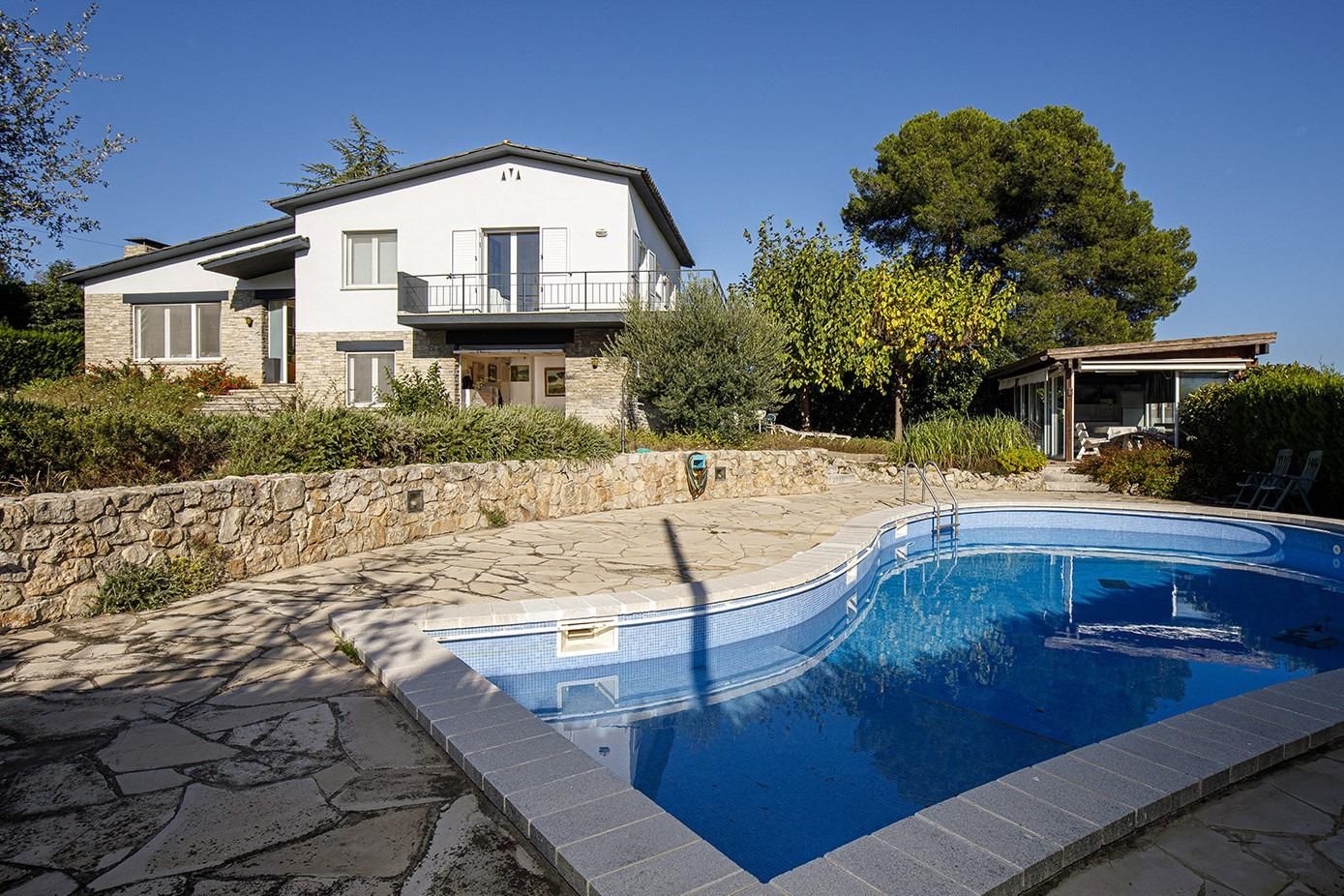 Piscina de Casa o xalet en venda en Banyoles amb Jardí privat, Terrassa i Piscina