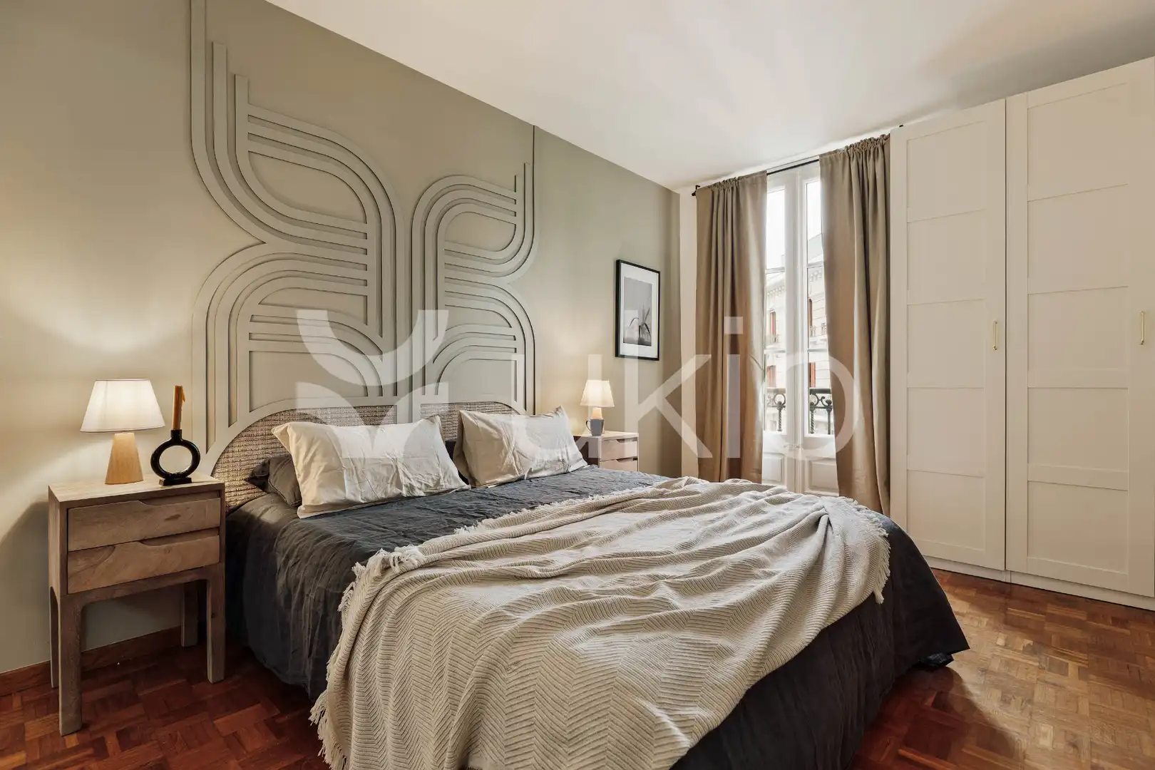 Dormitori de Apartament de lloguer en Barcelona amb Aire condicionat, Calefacció i Moblat