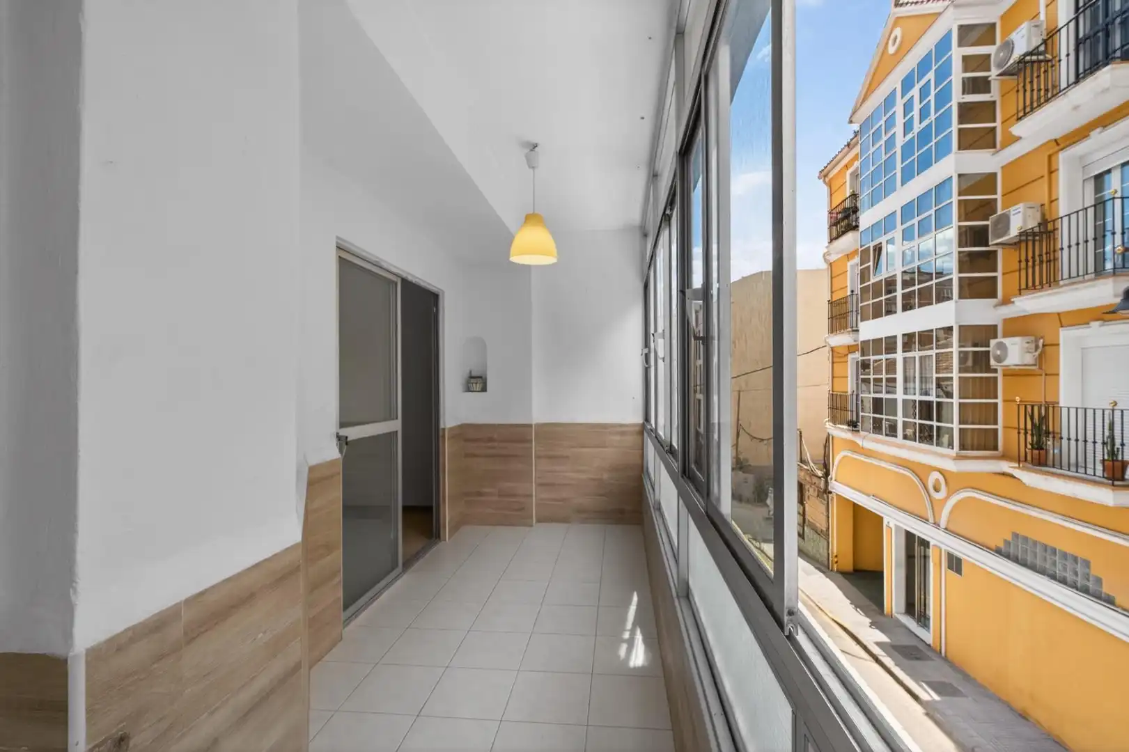 Vista exterior de Piso en venta en Málaga con Balcón y Alarma