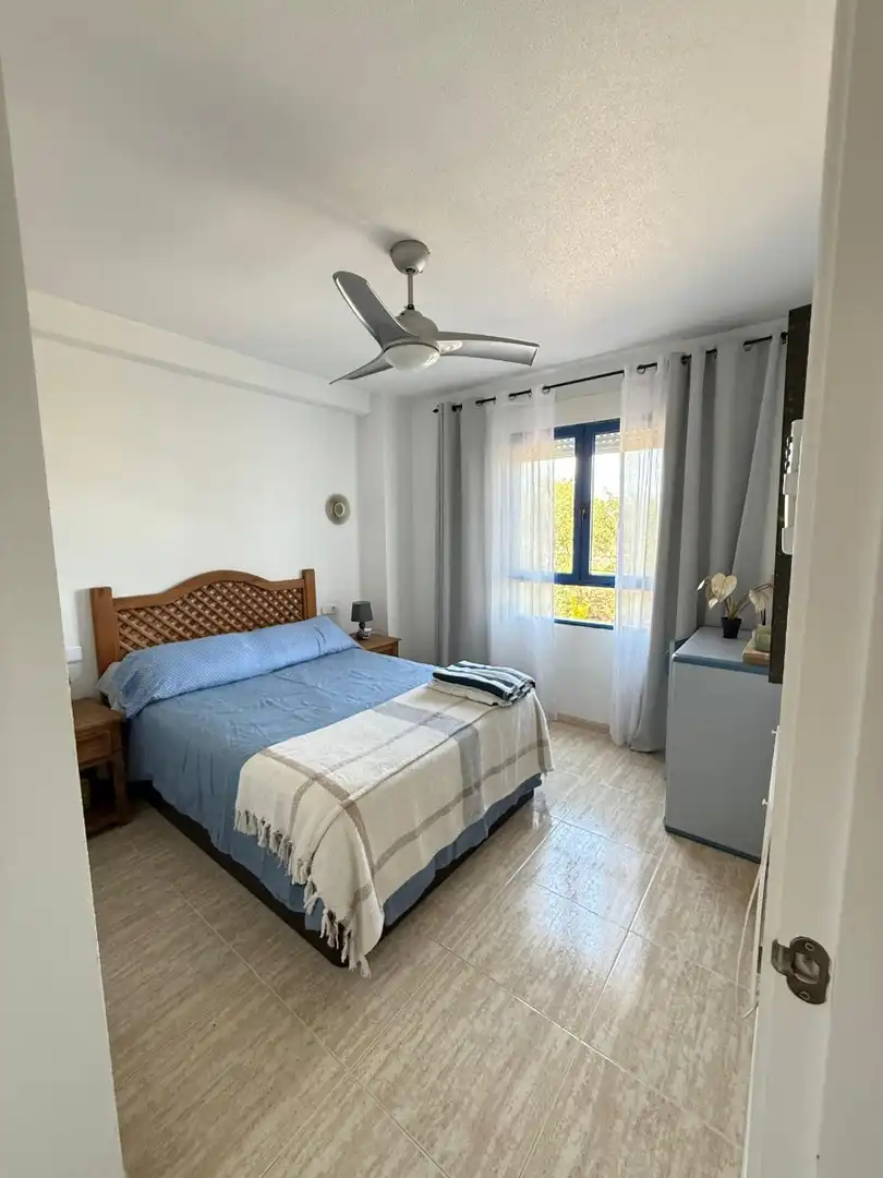 Dormitori de Apartament de lloguer en Orihuela amb Aire condicionat, Calefacció i Terrassa