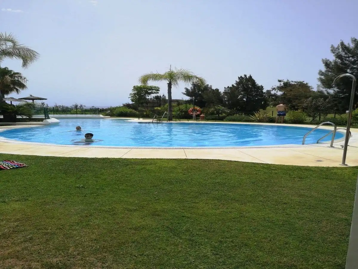 Schwimmbecken von Dachboden zum Verkauf in Mijas mit Klimaanlage, Terrasse und Abstellraum