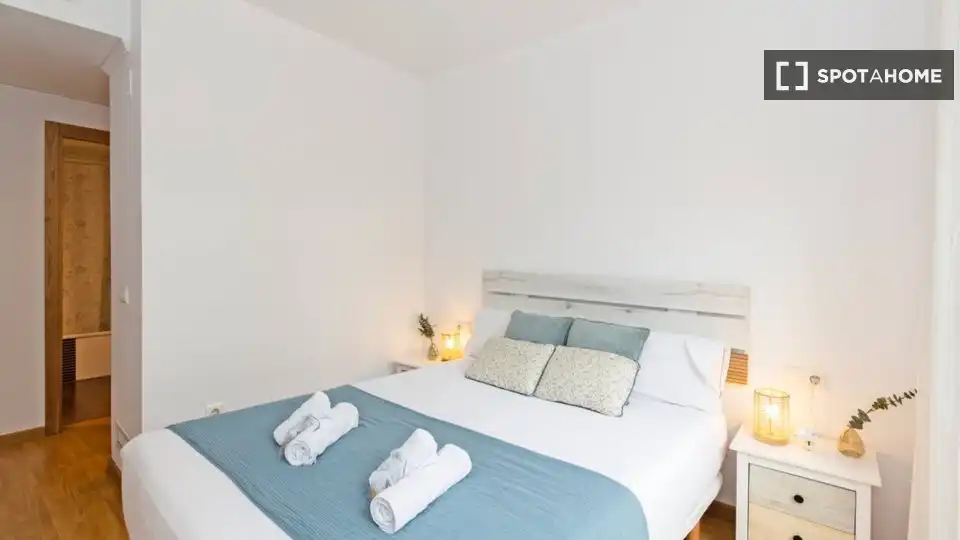 Schlafzimmer von Wohnung zur Miete in Valencia mit Klimaanlage, Heizung und Möbliert