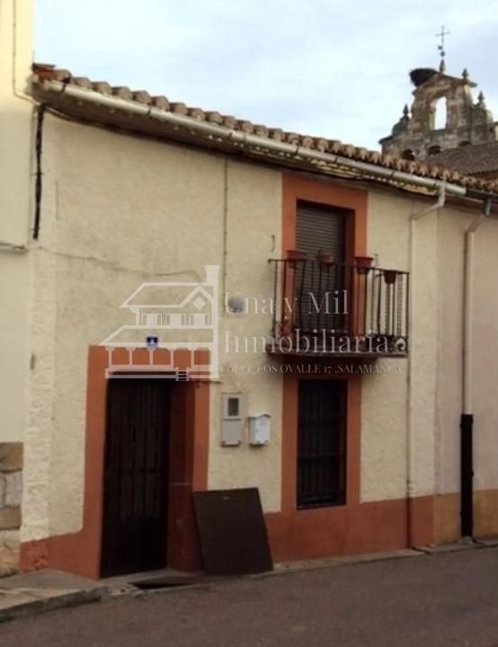 Exterior view of House or chalet for sale in La Hiniesta   with Heating, Terrace and Storage room