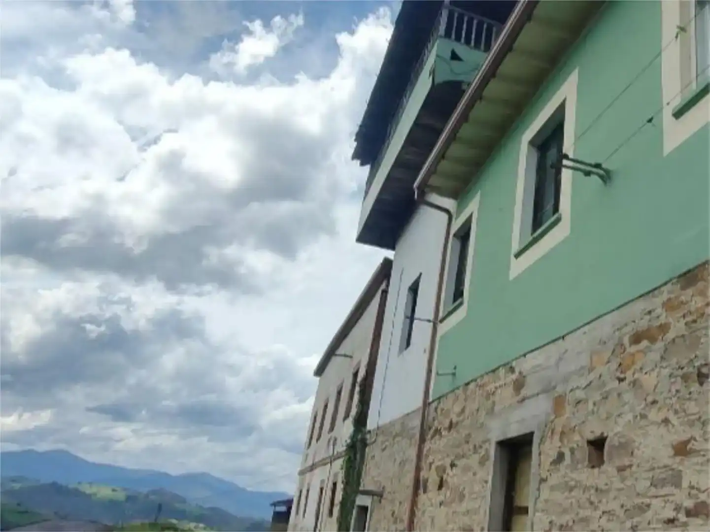 Vista exterior de Casa adosada en venda en Palacios del Sil