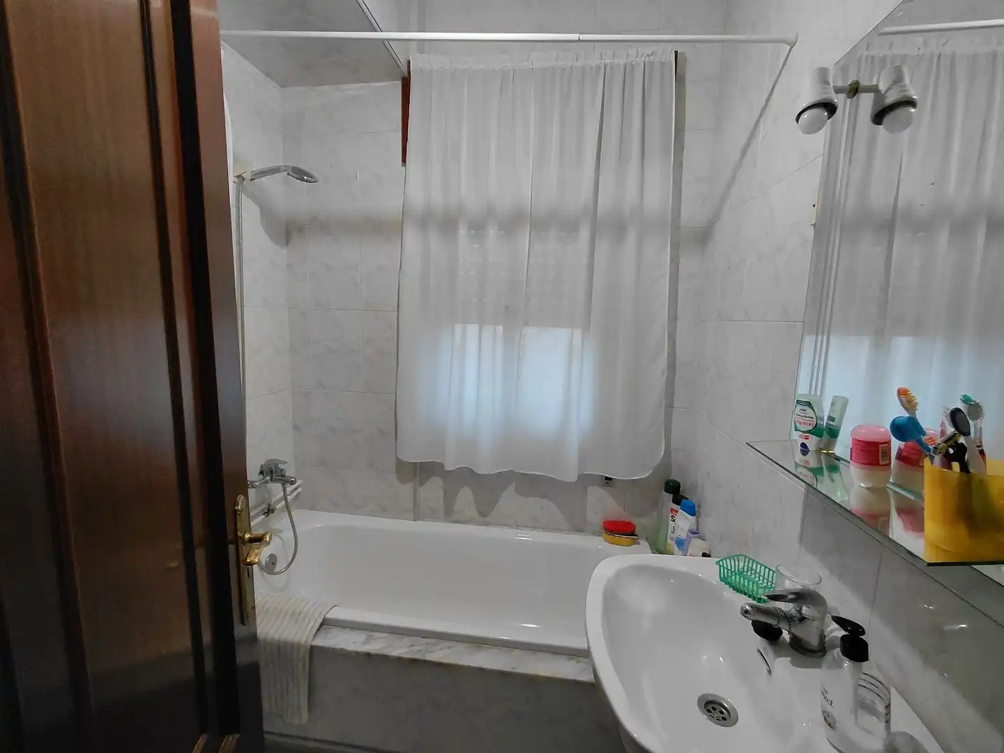 Baño de Casa o chalet en venta en Ribeira con Jardín privado, Amueblado y Lavadora