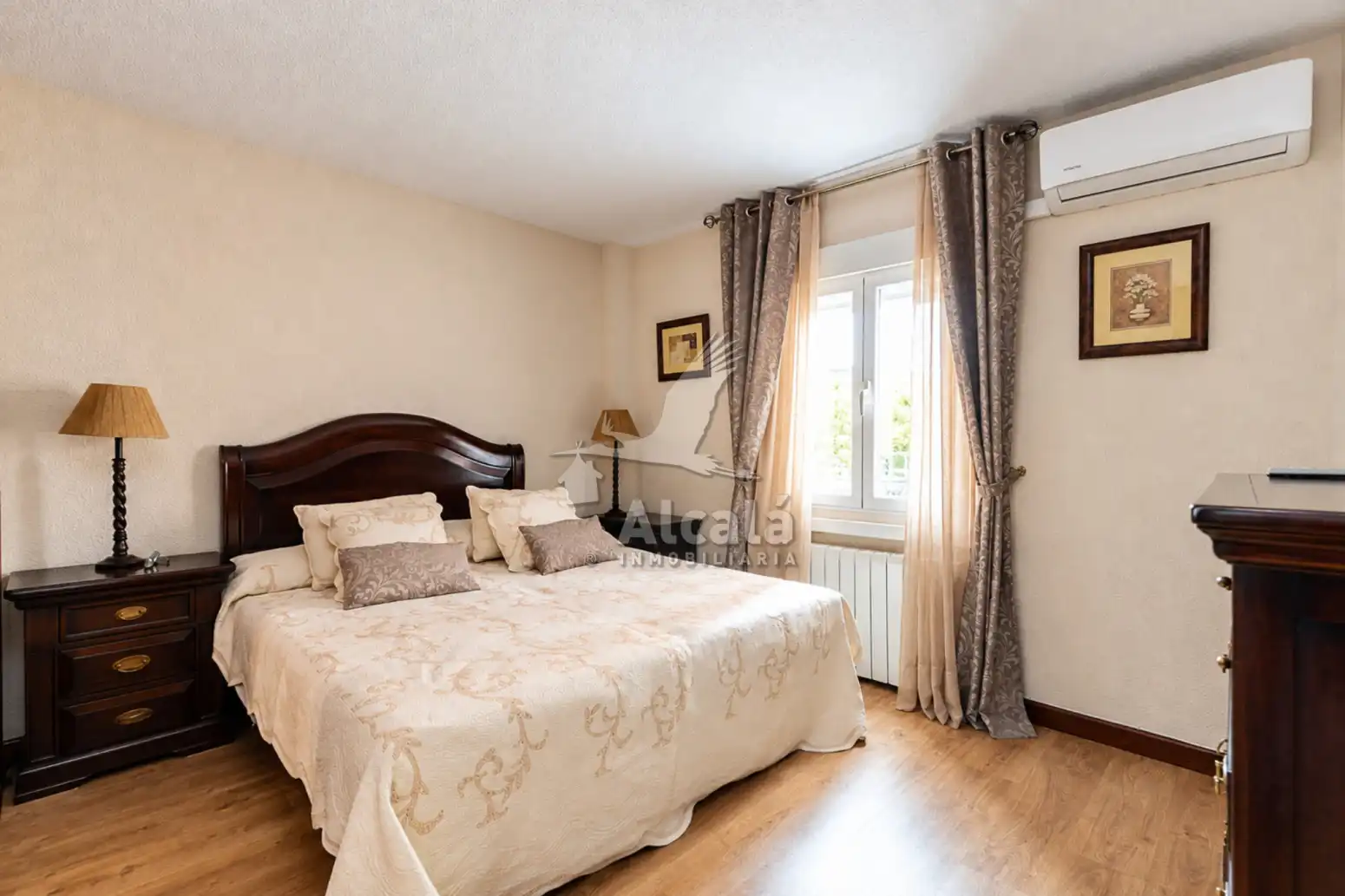 Bedroom of Flat for sale in Venecia - Nueva Alcalá