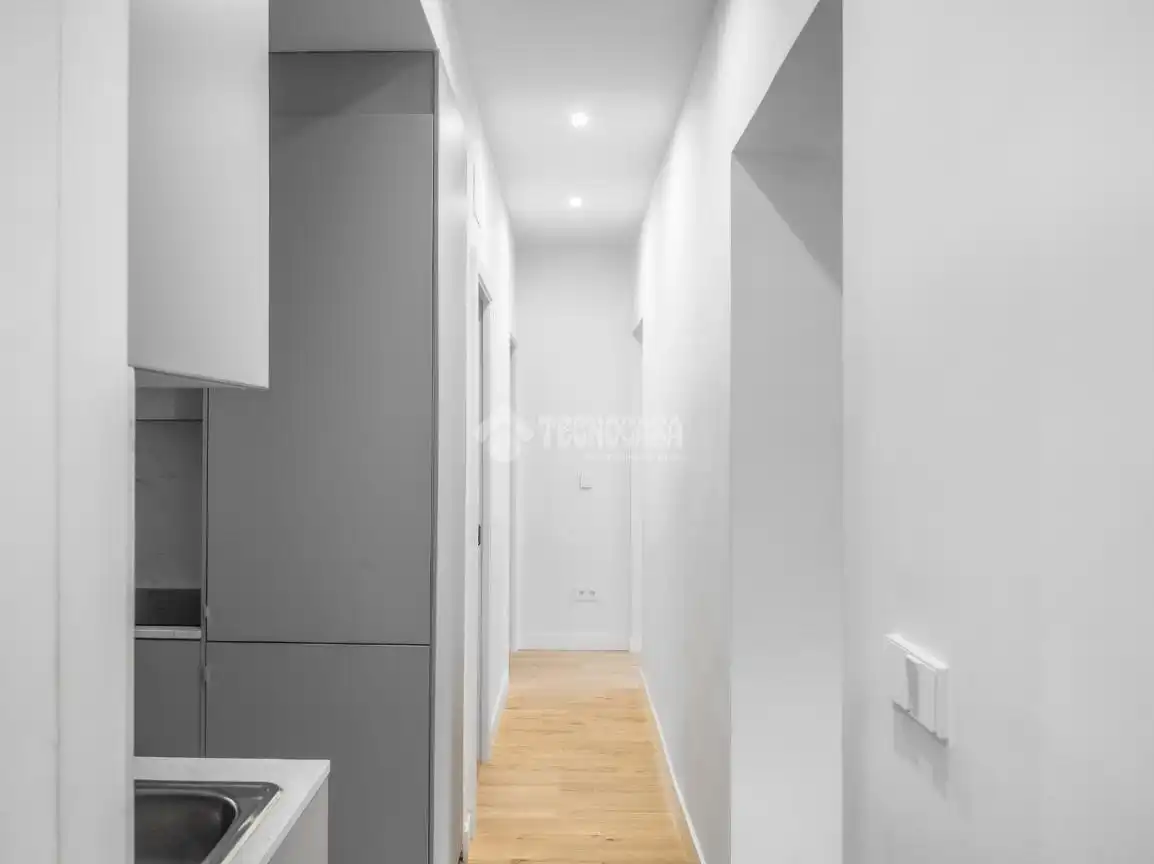 Flat for sale in Madrid  with Air Conditioner and Heating