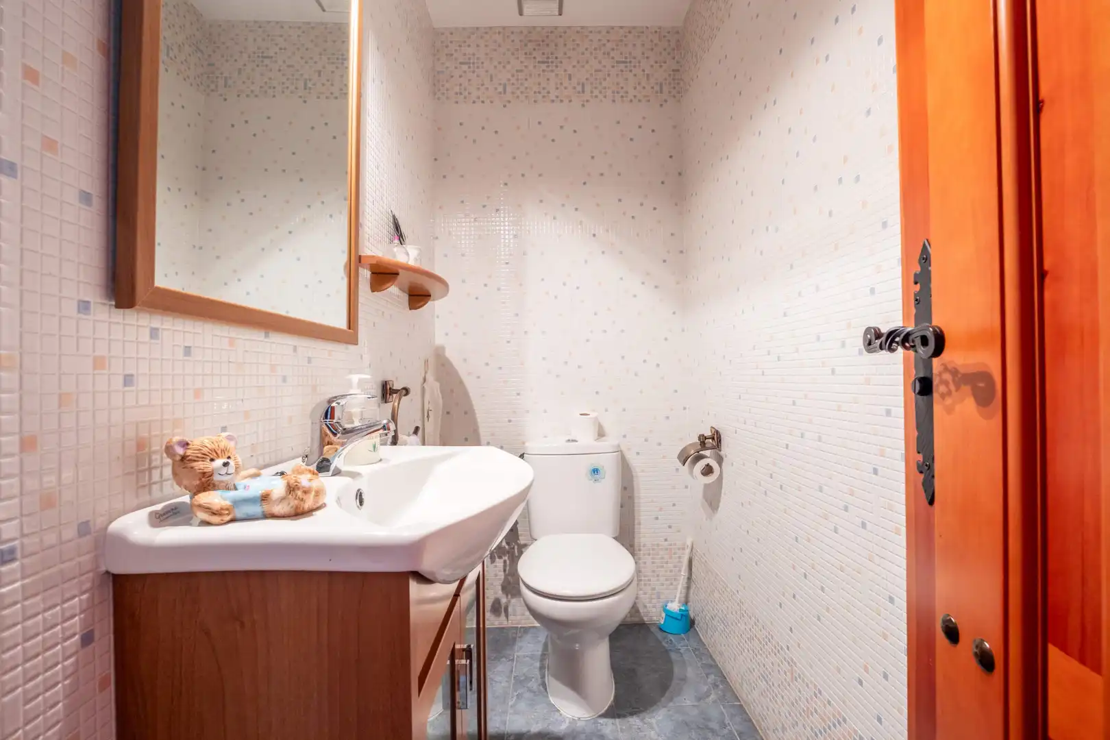 Bathroom of Houses for sale in Zaragoza  with Air Conditioner and Heating
