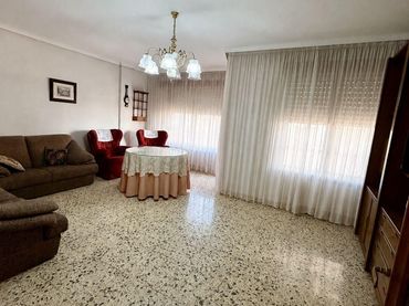 Flat with balcony for sale in Centro