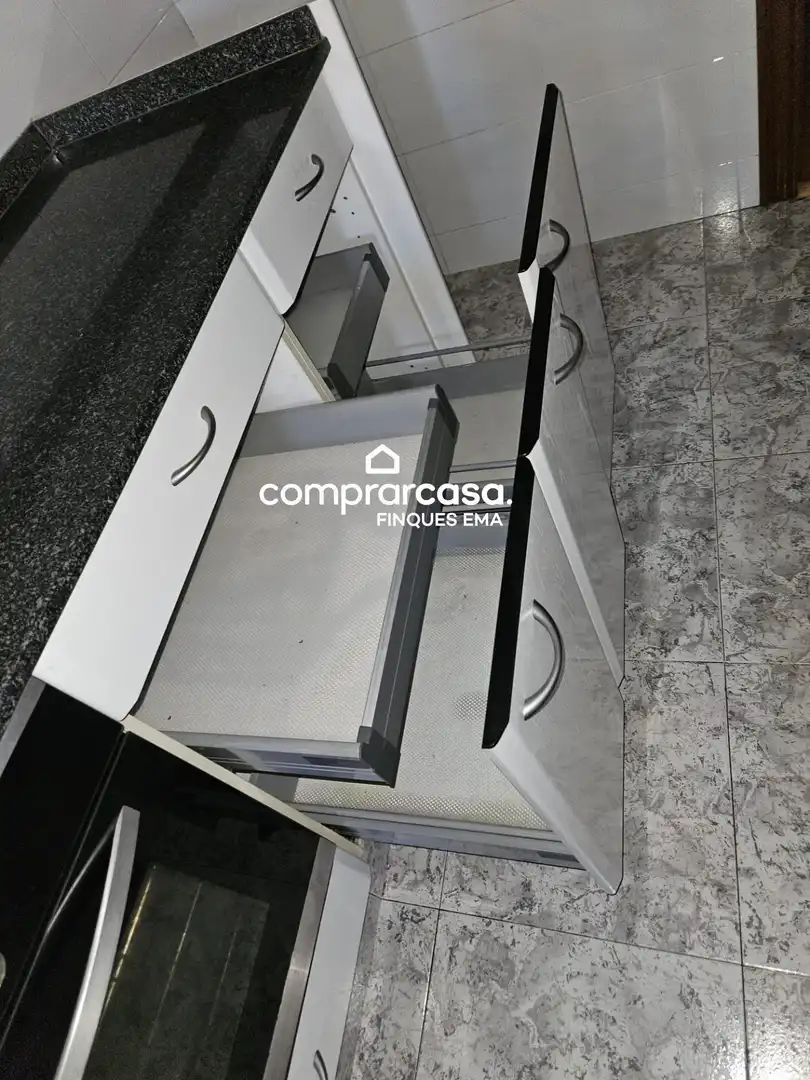 Àtic en venda en Rubí amb Terrassa, Balcó i Piscina comunitària