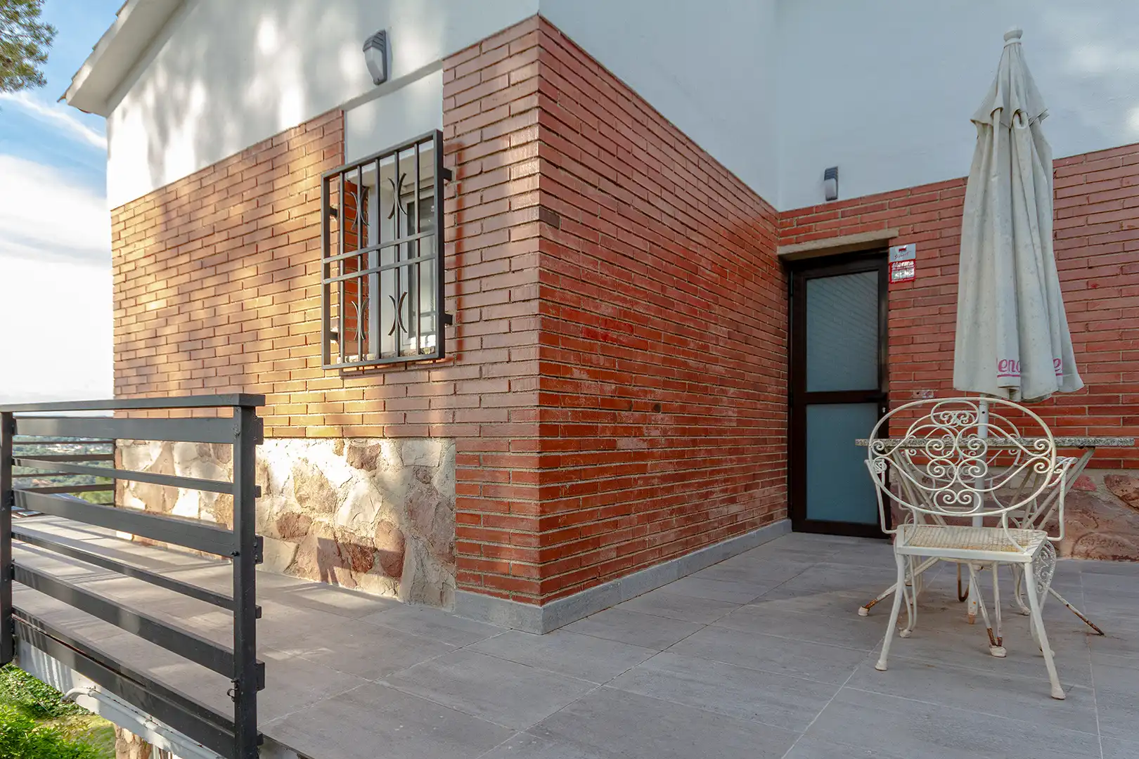 Vista exterior de Casa o chalet en venta en Castellví de Rosanes con Aire acondicionado, Calefacción y Jardín privado