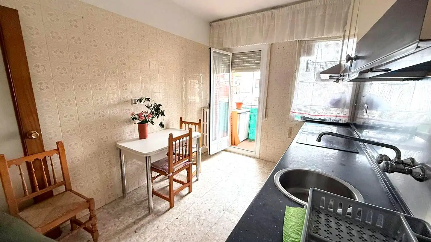 Kitchen of Flat for sale in  Logroño  with Heating and Balcony