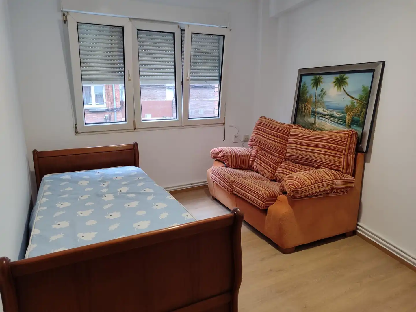 Bedroom of Flat for rent in Oviedo   with Heating, Terrace and Furnished