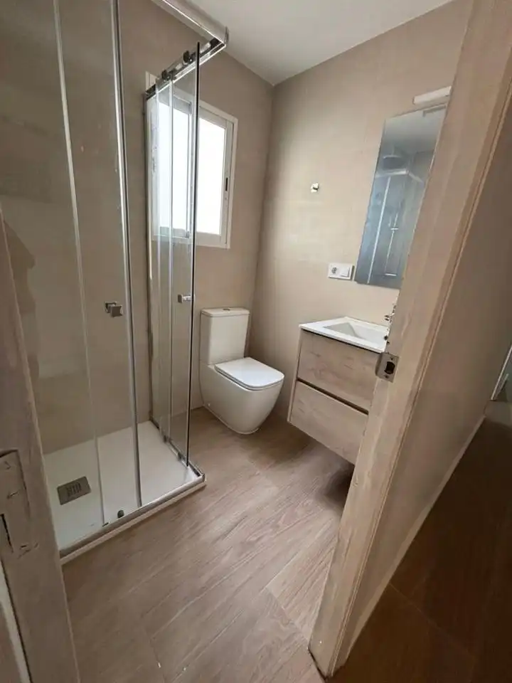 Baño de Piso de alquiler en Valencia con Aire acondicionado y Amueblado