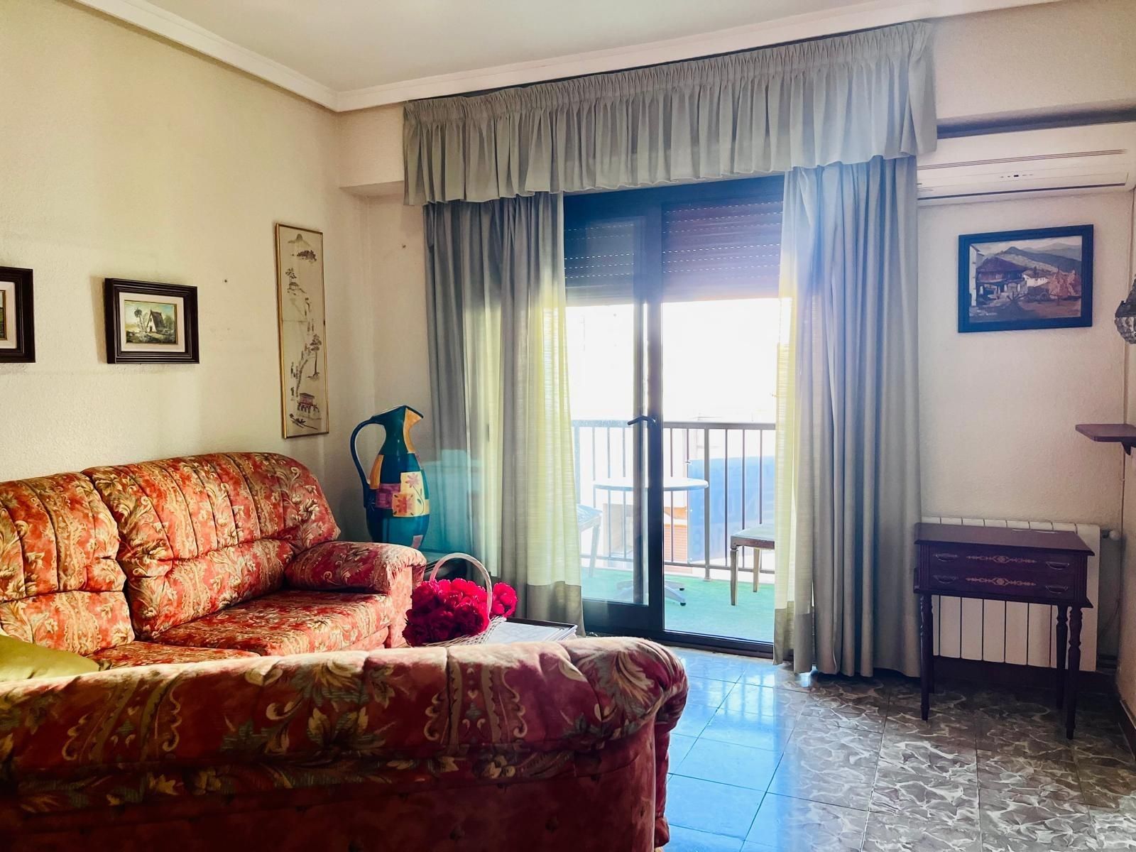 Habitación de Piso en venta en Elche / Elx con Aire acondicionado, Calefacción y Balcón