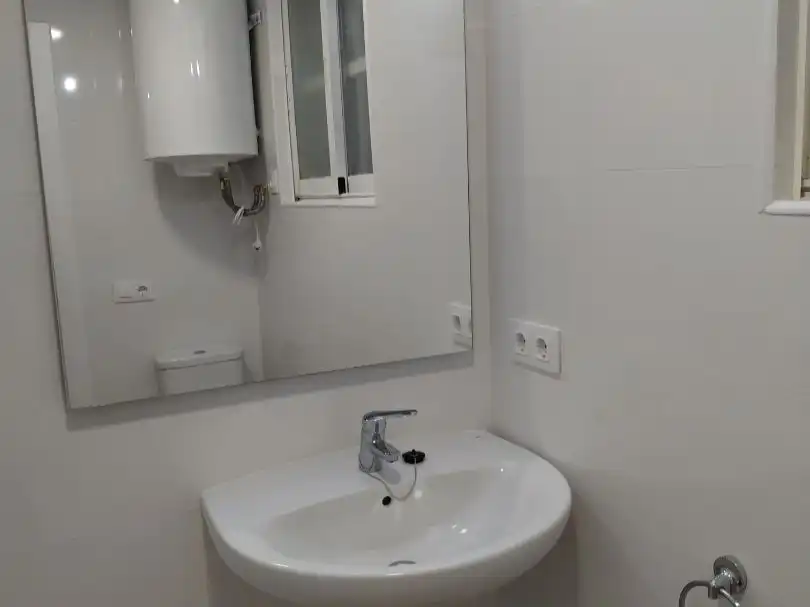 Bathroom of Apartments for rent in Ponent
