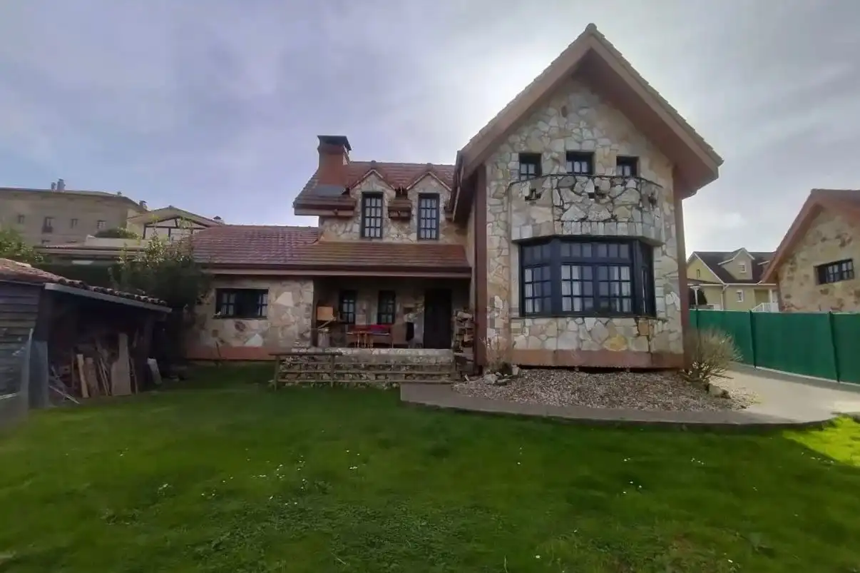 Xalet amb jardí en venda a Barrio la Iglesia de San Mamés 44B