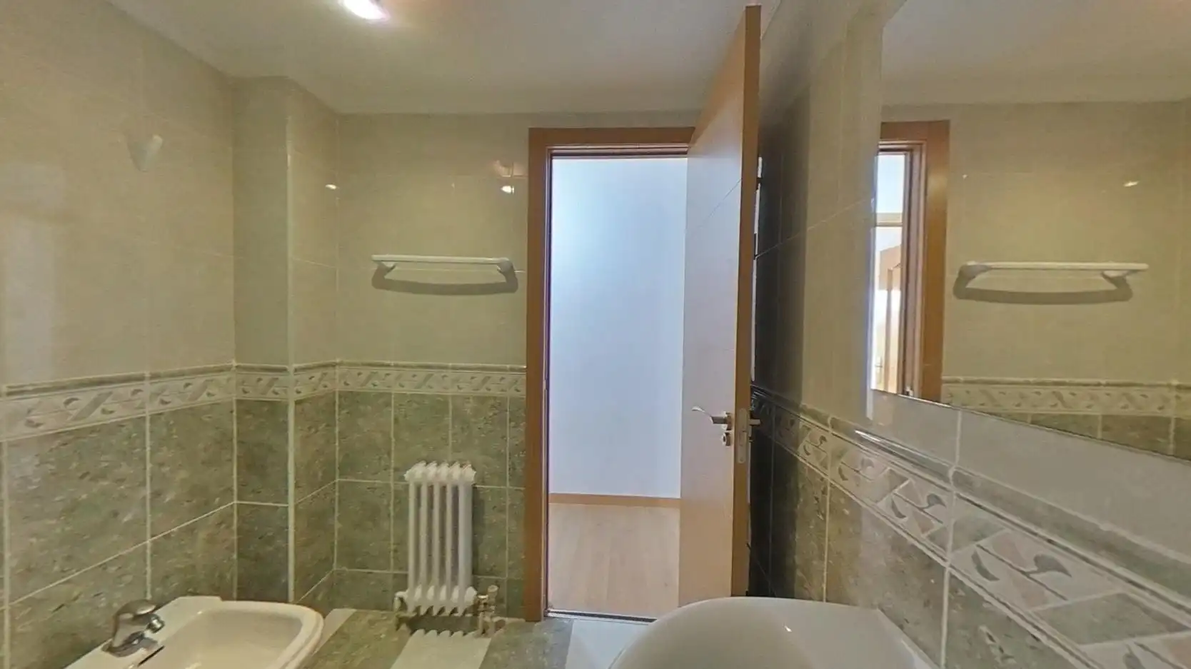 Bany de Pis en venda en Móstoles amb Calefacció i Parquet