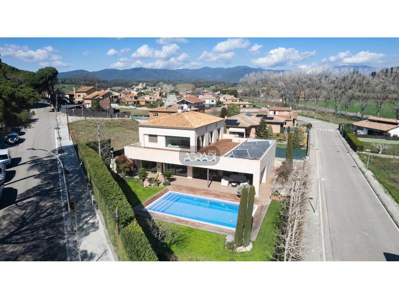 Vista exterior de Casa o xalet en venda en Cardedeu amb Calefacció, Jardí privat i Parquet