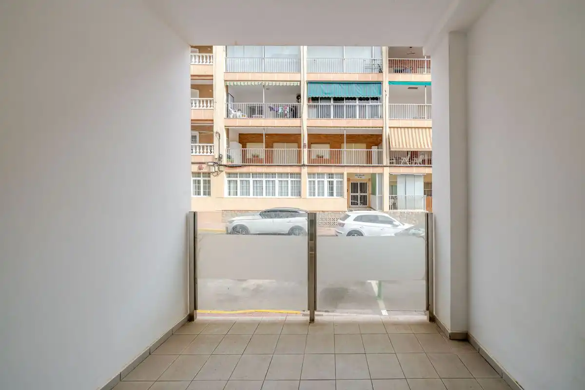 Ground floor with terrace for sale in Carrer Blasco Ibáñez, imagen 7