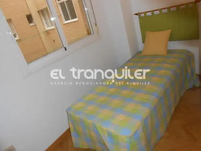 Bedroom of Flat for rent in Madrid  with Air Conditioner, Parquet flooring and Swimming Pool