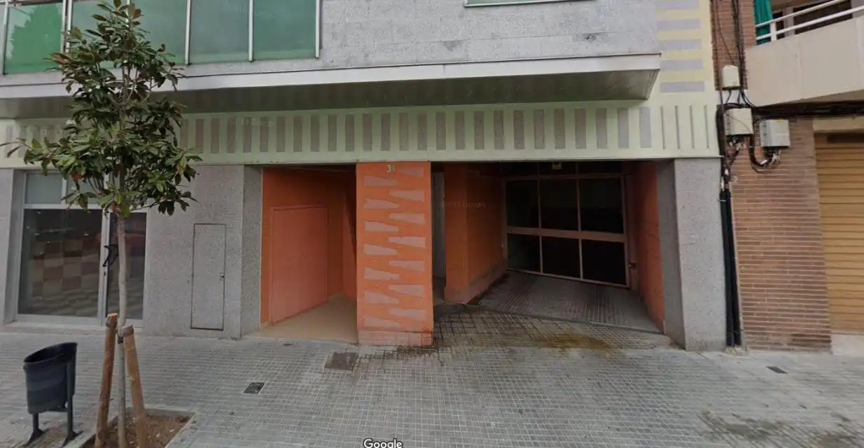Parking for sale in C/ Anoia, imagen 2