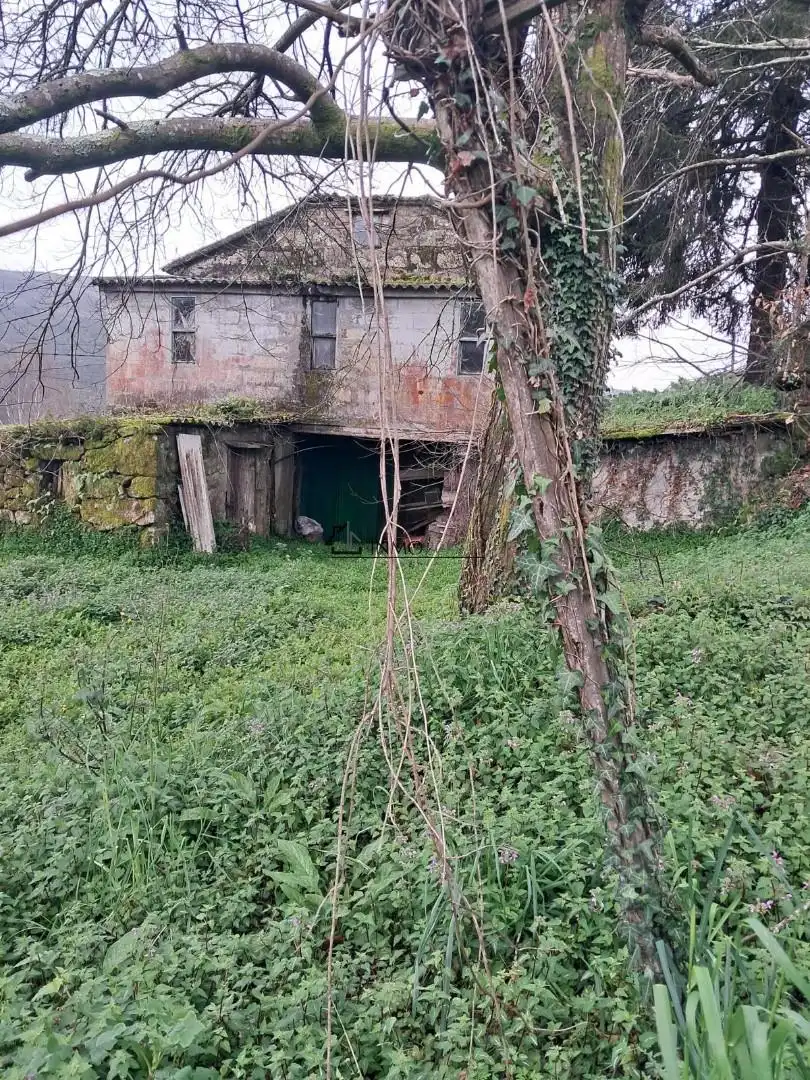 Casa o xalet en venda en Cotobade amb Jardí privat