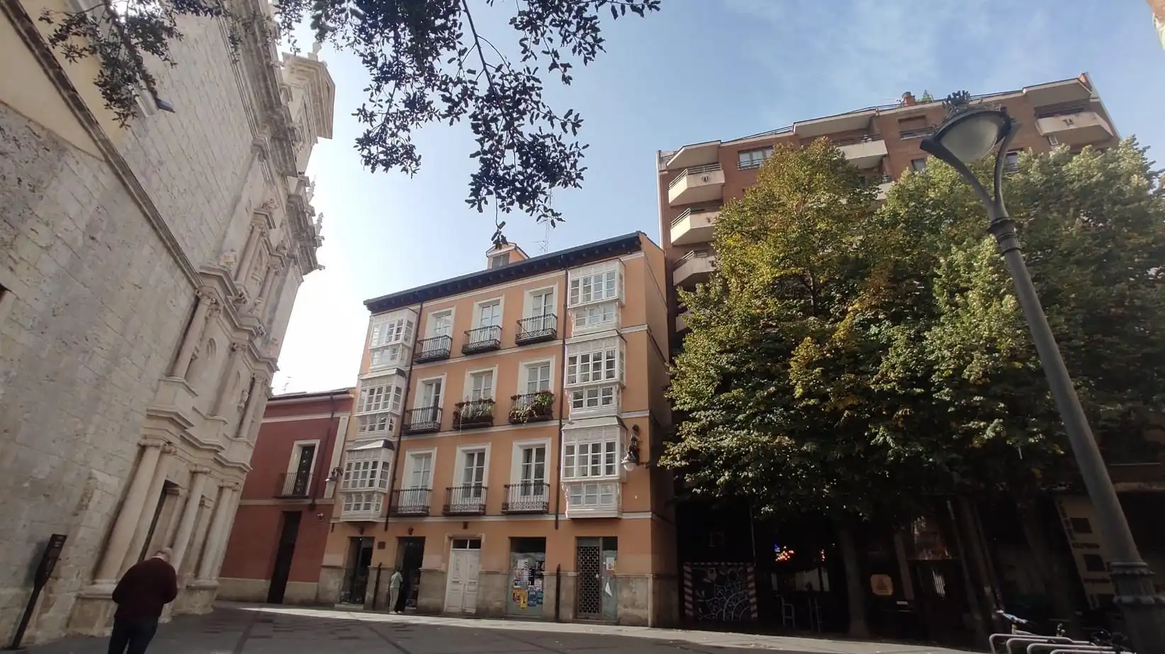 Piso con terraza en venta en Plaza SALVADOR