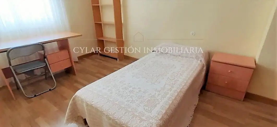 Flat for rent in Asturias, Carmelitas