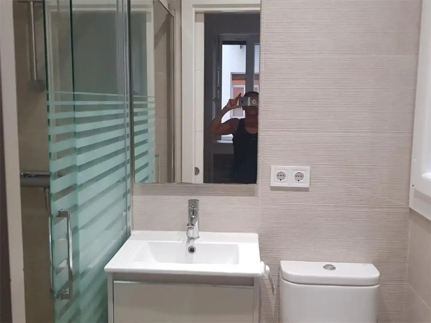 Badezimmer von Wohnung zur Miete in  Madrid Capital