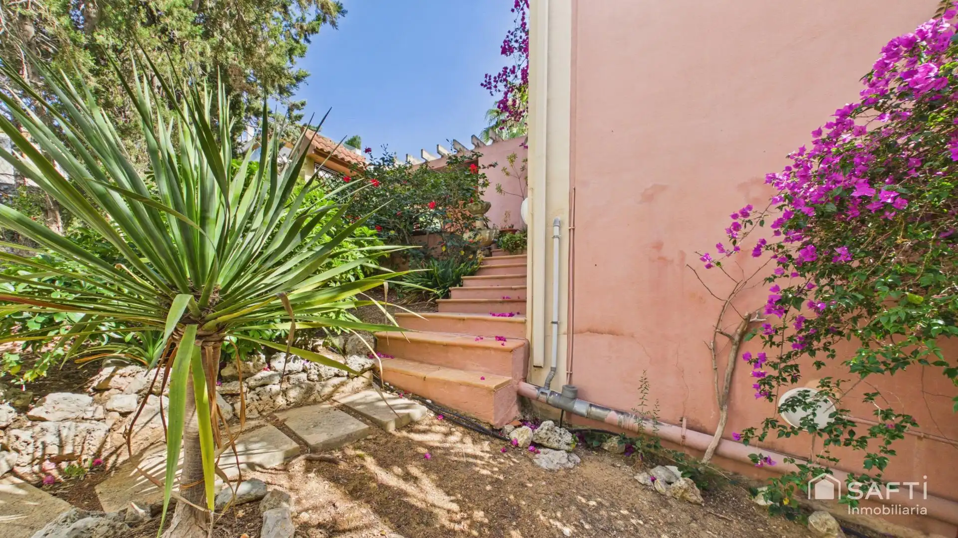 Garden of Detached homes for sale in Calvià  with Air Conditioner, Terrace and Balcony