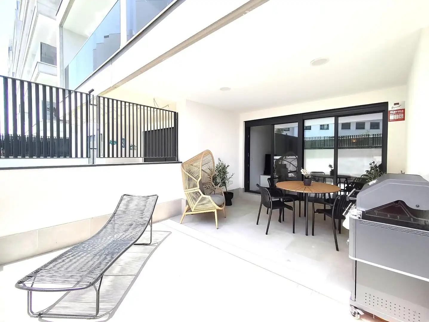 Terrace of Ground floor for rent in Orihuela  with Air Conditioner, Heating and Private garden