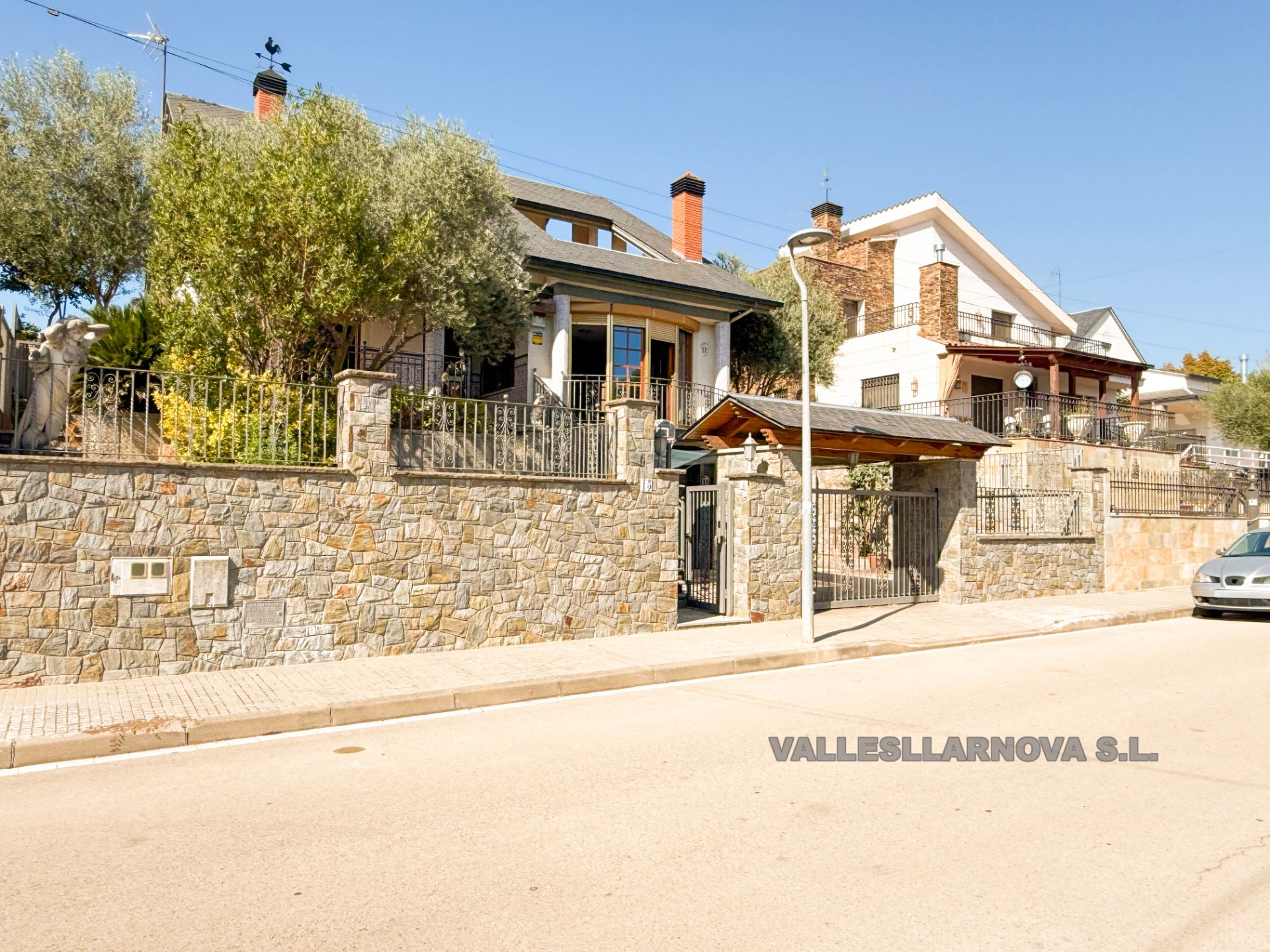 Vista exterior de Casa o xalet en venda en Lliçà de Vall amb Aire condicionat, Calefacció i Jardí privat