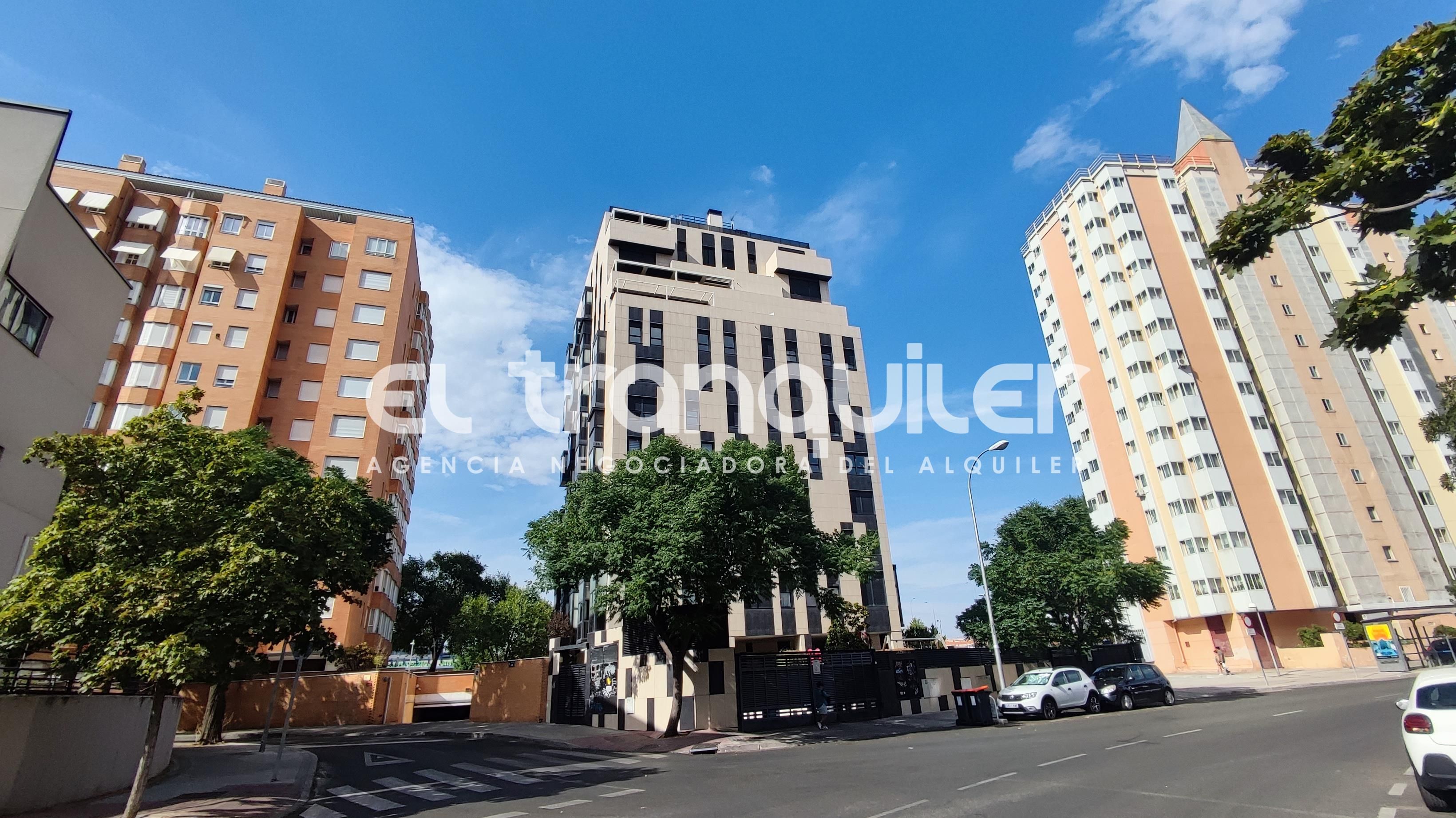 Exterior view of Flat to rent in  Madrid Capital  with Air Conditioner, Swimming Pool and Washing machine