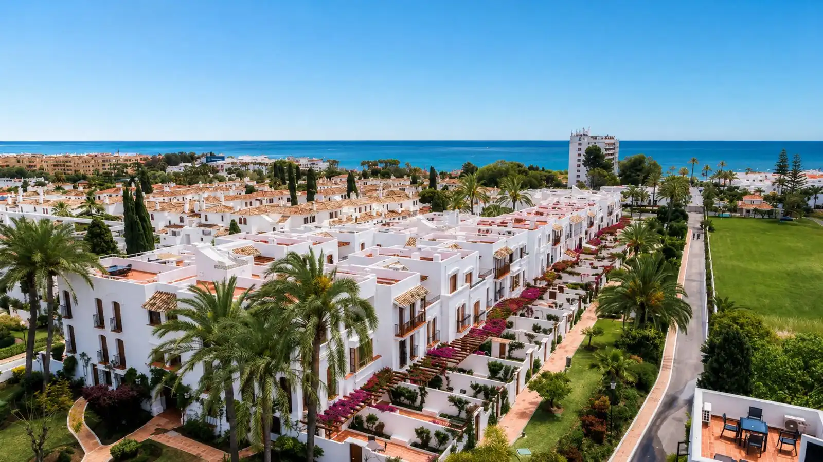 Außenansicht von Wohnung zur Miete in Estepona mit Klimaanlage, Terrasse und Möbliert