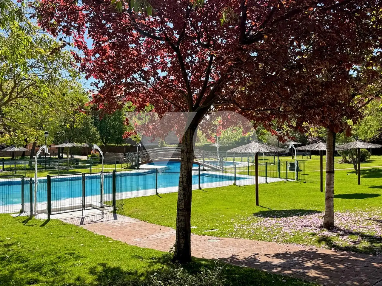 Schwimmbecken von Erdgeschoss zur Miete in Majadahonda mit Heizung, Privatgarten und Terrasse
