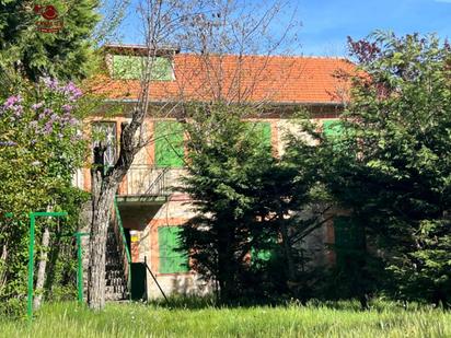 Außenansicht von Haus oder Chalet zum verkauf in Cercedilla mit Privatgarten, Terrasse und Abstellraum