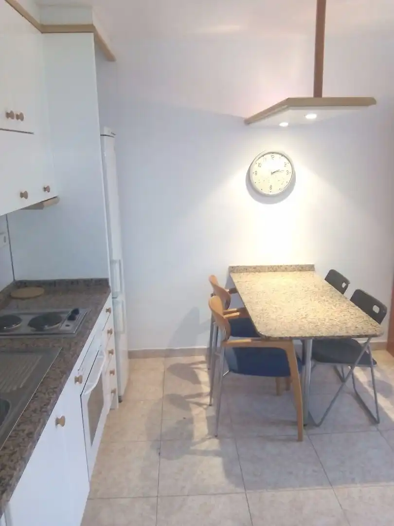Cocina de Planta baja de alquiler en Sant Joan Despí con Calefacción, Horno y Se aceptan mascotas