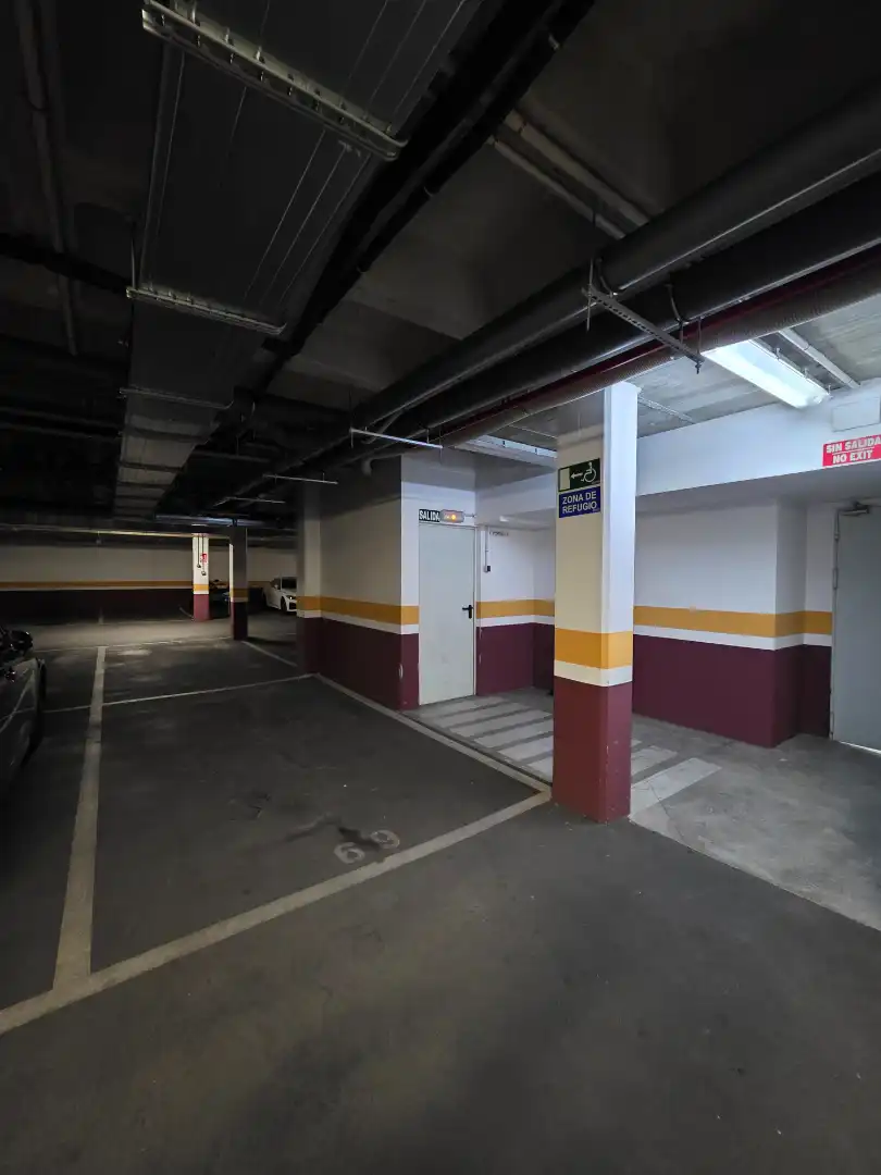 Parking de Piso en venta en Madrid con Aire acondicionado, Parquet y Terraza